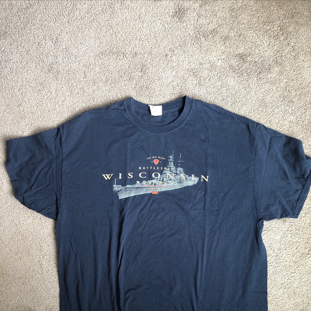 Men’s The United States Battleship Wisconsin “The Big Whiskey” T-Shirt Xl